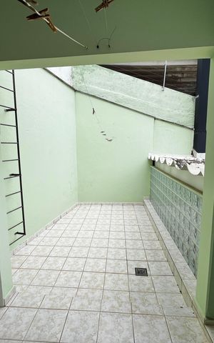 Casa à venda com 317m², 4 quartos e 4 vagas Casa à venda com 317m², 4 quartos e 4 vagasLavanderia