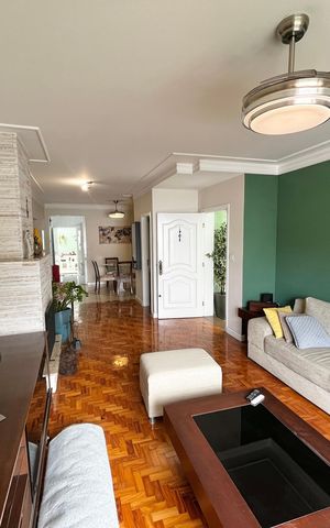 Casa à venda com 317m², 4 quartos e 4 vagas Casa à venda com 317m², 4 quartos e 4 vagasSala