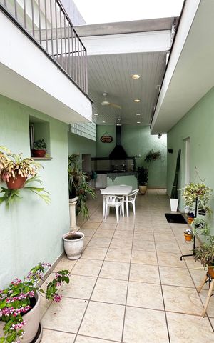 Casa à venda com 317m², 4 quartos e 4 vagas Casa à venda com 317m², 4 quartos e 4 vagasQuintal Gourmet