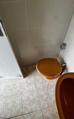 Casa à venda com 317m², 4 quartos e 4 vagas Casa à venda com 317m², 4 quartos e 4 vagasBanheiro de serviço