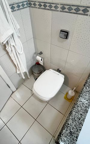 Casa à venda com 317m², 4 quartos e 4 vagas Casa à venda com 317m², 4 quartos e 4 vagasBanheiro da Suíte 1