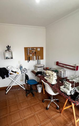 Casa à venda com 317m², 4 quartos e 4 vagas Casa à venda com 317m², 4 quartos e 4 vagasQuarto de Serviço