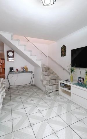 Casa à venda com 200m², 4 quartos e 2 vagasSala