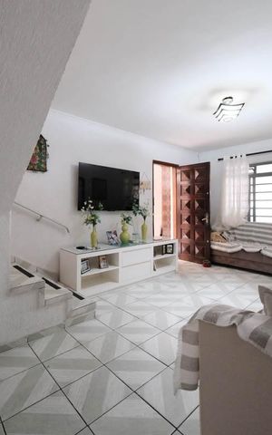 Casa à venda com 200m², 4 quartos e 2 vagasSala