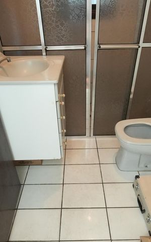 Casa à venda com 196m², 3 quartos e 2 vagasBanheiro da Suíte