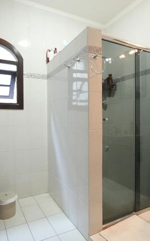 Casa à venda com 196m², 3 quartos e 2 vagasBanheiro da Suíte