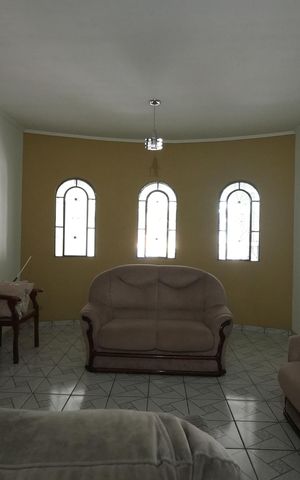 Casa à venda com 196m², 3 quartos e 2 vagasSala