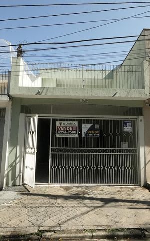 Casa à venda com 196m², 3 quartos e 2 vagasFachada