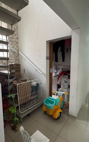 Casa à venda com 307m², 2 quartos e sem vaga Casa à venda com 307m², 2 quartos e sem vagaSala