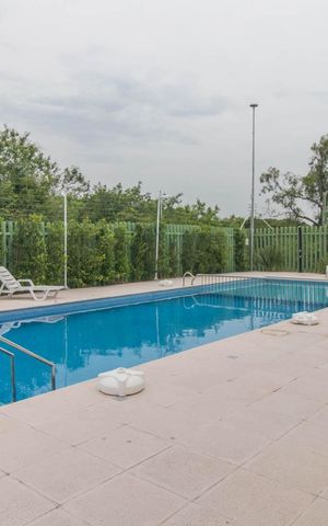 Casa de condomínio à venda com 96m², 3 quartos e 2 vagasÁrea comum - Piscina