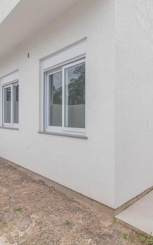 Casa de condomínio à venda com 96m², 3 quartos e 2 vagasQuintal