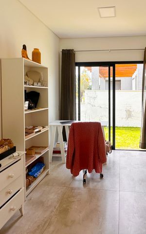 Casa de condomínio para alugar com 186m², 4 quartos e 2 vagasQuarto 1
