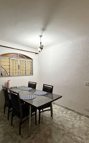 Casa para alugar com 161m², 2 quartos e 2 vagas Casa para alugar com 161m², 2 quartos e 2 vagasSala