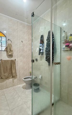 Casa para alugar com 161m², 2 quartos e 2 vagas Casa para alugar com 161m², 2 quartos e 2 vagasBanheiro