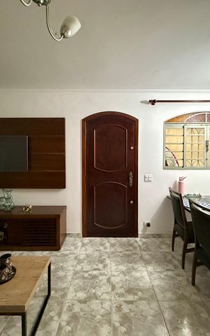 Casa para alugar com 161m², 2 quartos e 2 vagas Casa para alugar com 161m², 2 quartos e 2 vagasSala