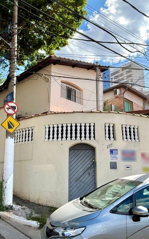 Casa para alugar com 161m², 2 quartos e 2 vagas Casa para alugar com 161m², 2 quartos e 2 vagasFachada