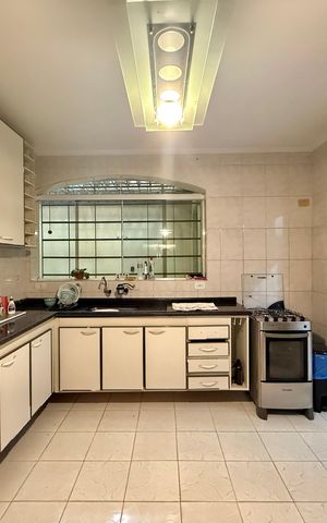 Casa para alugar com 161m², 2 quartos e 2 vagas Casa para alugar com 161m², 2 quartos e 2 vagasCozinha