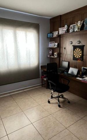 Casa à venda com 160m², 3 quartos e 3 vagasEscritório