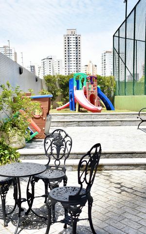 Apartamento à venda com 230m², 3 quartos e 4 vagas Apartamento à venda com 230m², 3 quartos e 4 vagasÁrea comum - Playground