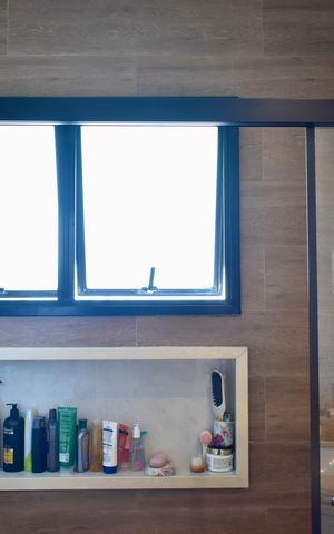 Apartamento à venda com 230m², 3 quartos e 4 vagas Apartamento à venda com 230m², 3 quartos e 4 vagasBanheiro da Suíte 1