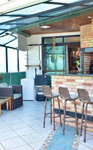 Apartamento à venda com 230m², 3 quartos e 4 vagas Apartamento à venda com 230m², 3 quartos e 4 vagasEspaço Gourmet (Cobertura)
