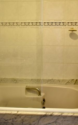 Apartamento à venda com 230m², 3 quartos e 4 vagas Apartamento à venda com 230m², 3 quartos e 4 vagasBanheiro da Suíte 3