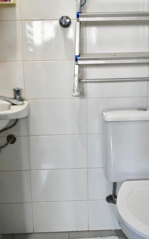 Apartamento à venda com 230m², 3 quartos e 4 vagas Apartamento à venda com 230m², 3 quartos e 4 vagasBanheiro de serviço