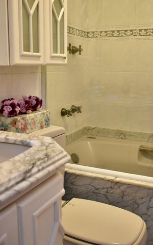Apartamento à venda com 230m², 3 quartos e 4 vagas Apartamento à venda com 230m², 3 quartos e 4 vagasBanheiro da Suíte 3