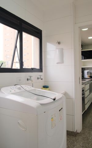 Apartamento para alugar com 200m², 3 quartos e 3 vagasÁrea de Serviço