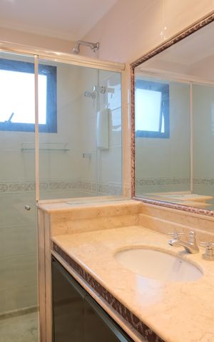 Apartamento para alugar com 200m², 3 quartos e 3 vagasBanheiro da Suíte 1