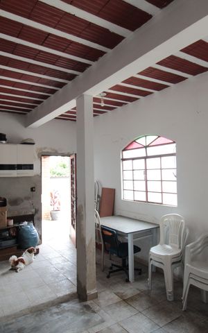 Casa à venda com 660m², 8 quartos e 3 vagasSala (Casa dos Fundos)