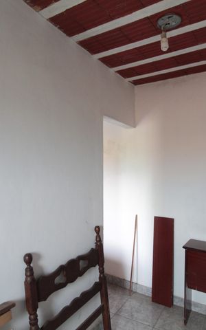 Casa à venda com 660m², 8 quartos e 3 vagasQuartos (Casa dos Fundos)