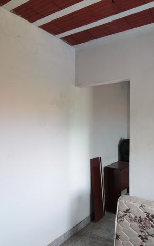 Casa à venda com 660m², 8 quartos e 3 vagasQuartos (Casa dos Fundos)