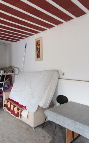 Casa à venda com 660m², 8 quartos e 3 vagasSala (Casa dos Fundos)
