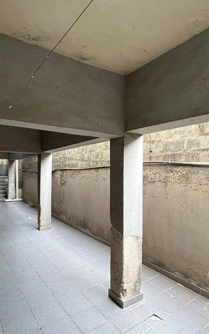 Casa à venda com 660m², 8 quartos e 3 vagas Casa à venda com 660m², 8 quartos e 3 vagasÁrea de Serviço