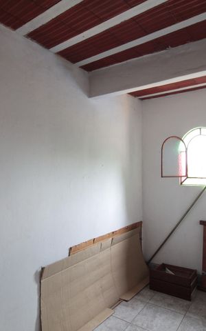 Casa à venda com 660m², 8 quartos e 3 vagasQuartos (Casa dos Fundos)