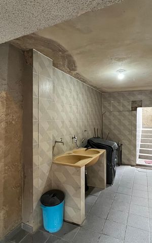 Casa à venda com 660m², 8 quartos e 3 vagas Casa à venda com 660m², 8 quartos e 3 vagasÁrea de Serviço