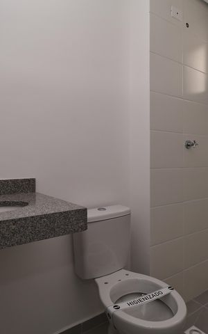 Apartamento à venda com 46m², 2 quartos e 1 vaga Apartamento à venda com 46m², 2 quartos e 1 vagaBanheiro