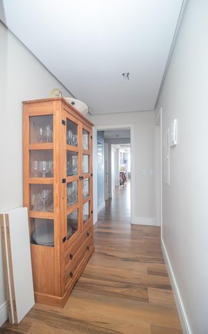 Apartamento à venda com 171m², 4 quartos e 3 vagasCorredor