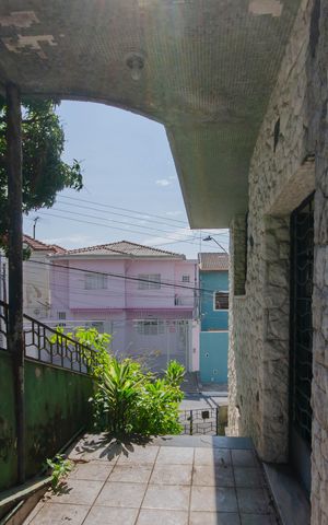 Casa à venda com 400m², 4 quartos e 4 vagas Casa à venda com 400m², 4 quartos e 4 vagasEntrada