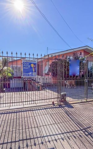 Casa à venda com 120m², 3 quartos e 2 vagasFachada