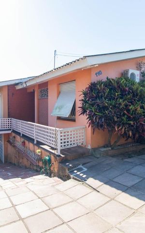Casa à venda com 120m², 3 quartos e 2 vagasFachada