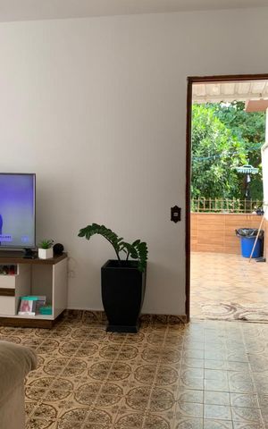 Casa à venda com 300m², 2 quartos e 2 vagas Casa à venda com 300m², 2 quartos e 2 vagasSala