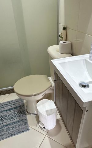 Apartamento à venda com 80m², 2 quartos e 1 vaga Apartamento à venda com 80m², 2 quartos e 1 vagaBanheiro Social
