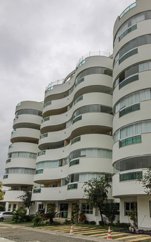 Apartamento à venda com 80m², 2 quartos e 1 vaga Apartamento à venda com 80m², 2 quartos e 1 vagaFachada