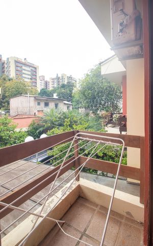 Casa à venda com 176m², 4 quartos e 2 vagas Casa à venda com 176m², 4 quartos e 2 vagasVaranda