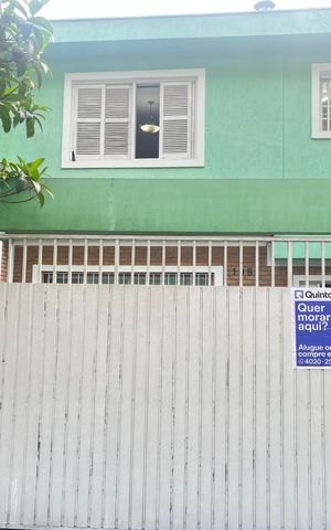 Casa à venda com 300m², 3 quartos e 2 vagasFachada