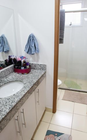 Apartamento à venda com 83m², 3 quartos e 1 vagaBanheiro Canadense