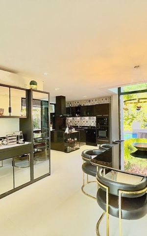 Casa à venda com 640m², 3 quartos e 4 vagas