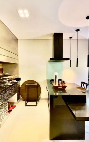 Casa à venda com 640m², 3 quartos e 4 vagas